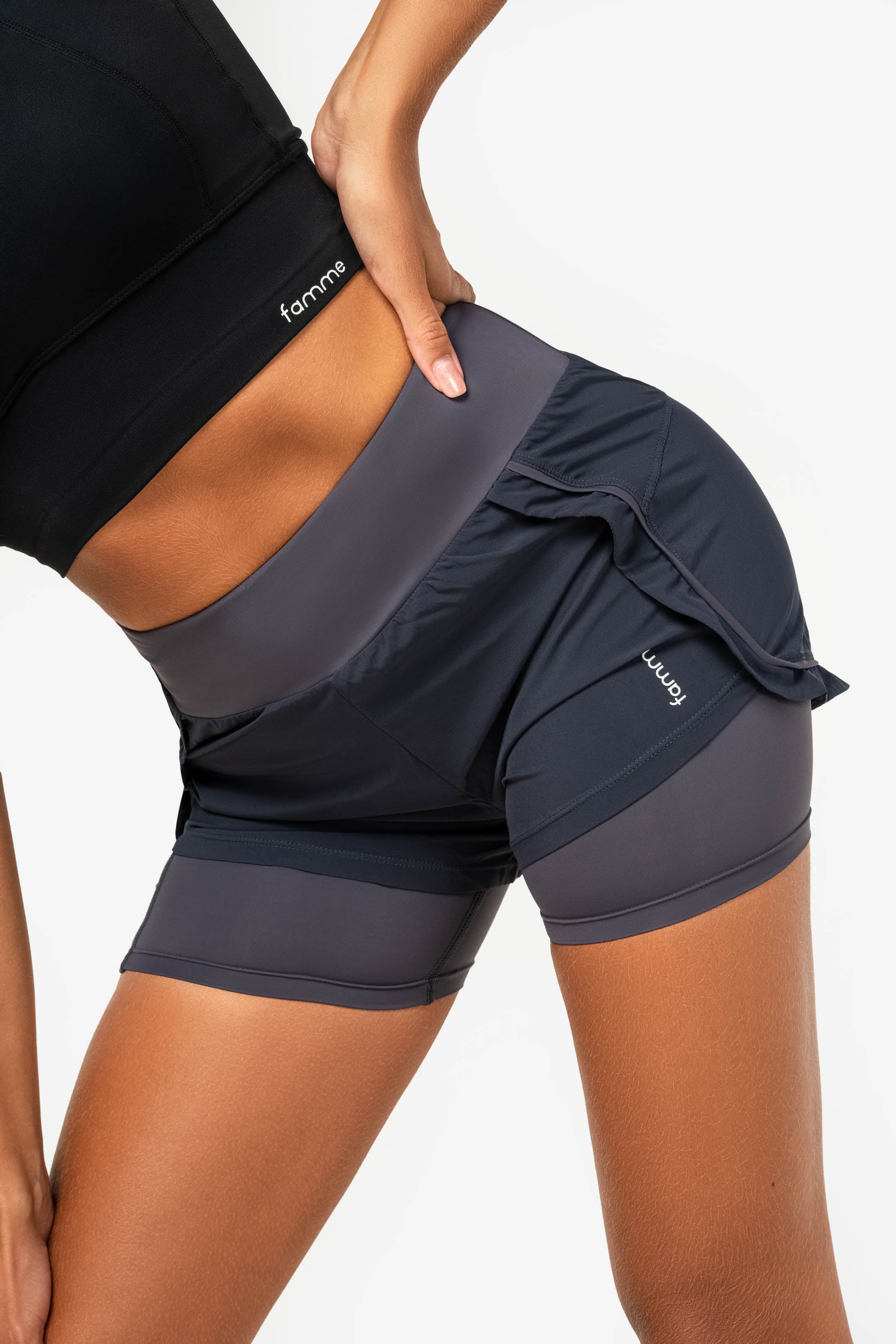 Grises pace running shorts